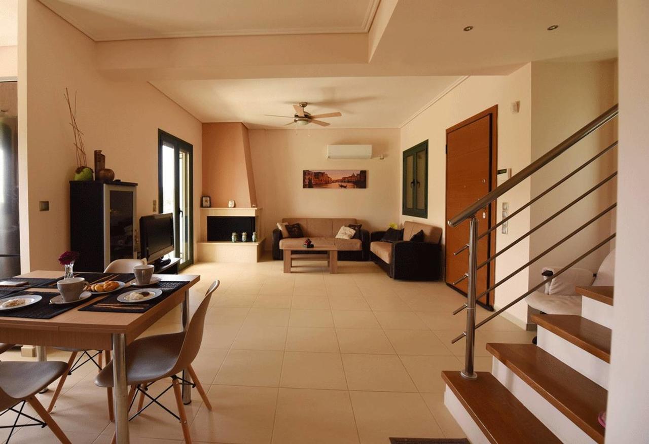 Panelma Villa Tranquil Coastal Retreat In Zacharo Tholon Dış mekan fotoğraf